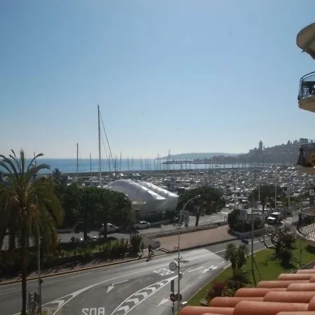 Coquet 3p Mansarde Avec Grande Terrasse Vue Mer 1 Lägenhet Menton