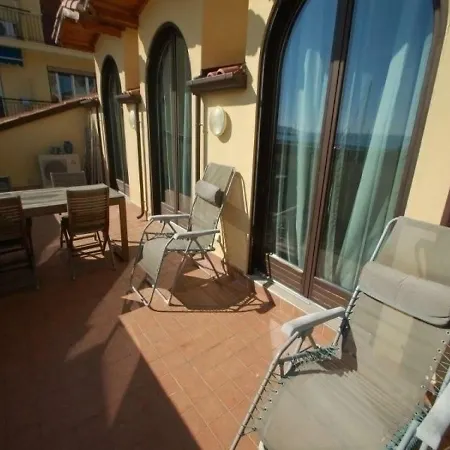 Lägenhet Coquet 3p Mansarde Avec Grande Terrasse Vue Mer 1 Menton